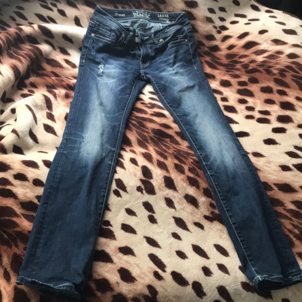 Buckle Black Straight 24x32